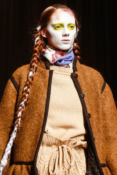 Look 48